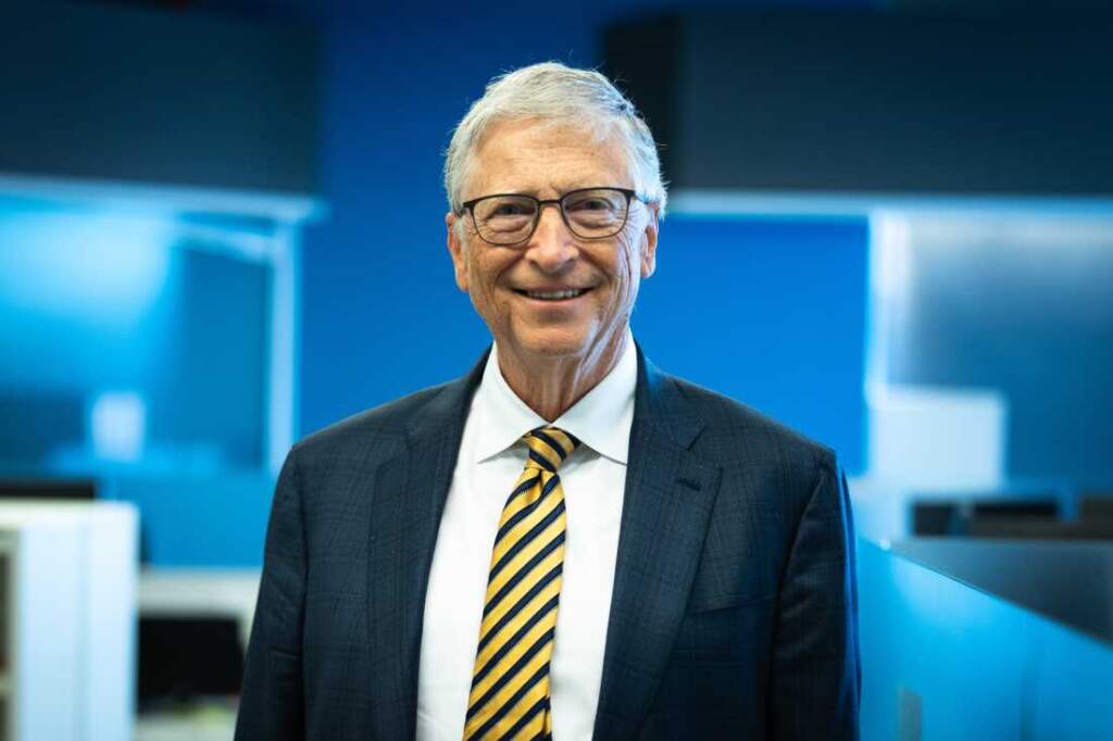 Bill Gates paralajmëron: Vetëm këto profesione do të mbijetojnë pas “pushtimit” të tregut nga AI