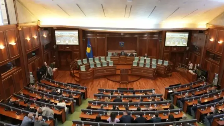 Alarmi për bombë në Kuvendin e Kosovës rezulton i rremë, hetimet zbulojnë detaje të reja