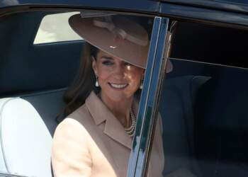 Kate Middleton “thyen rregullin” me një zgjedhje mode që nuk pritej dhe pas saj fshihet një mesazh i fuqishëm