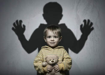 A e dije? Njeriu lind vetëm me dy frikëra! Të tjerat i mëson jeta…