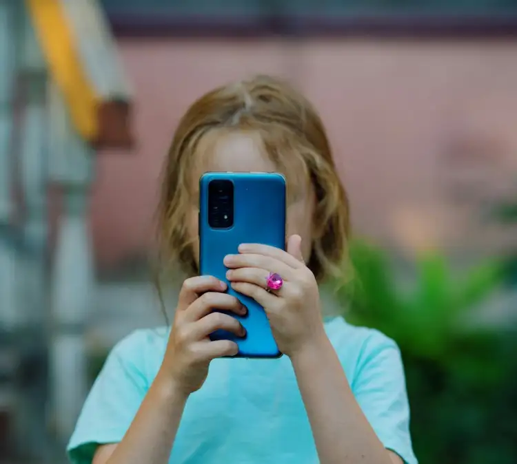 Një hap drejt sigurisë! BE teston aplikacionin për mbrojtjen e të miturve në internet