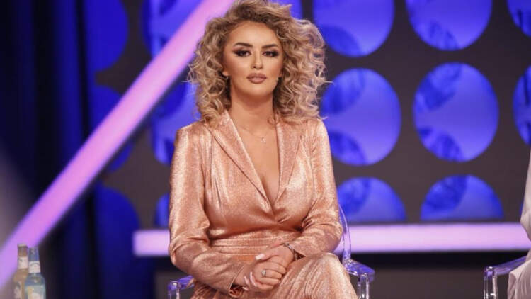 Antonela Berisha kërcënon ndjekësen: Jep adresën, do të fus në bagazh!