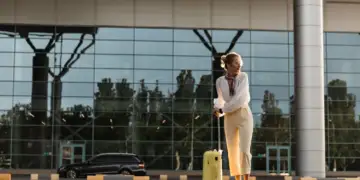 Vendim i ri: Ndalohet tarifa shtesë për bagazhet e dorës në avionë