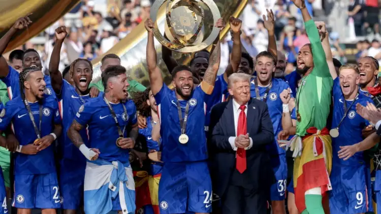 Momenti i sikletshëm kur kapiteni i Chelsea dhe presidenti i FIFA-s i kërkojnë Trumpit të largohet
