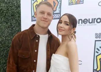 Modelja Olivia Culpo dhe ylli i NFL-së, Christian McCaffrey, mirëpresin fëmijën e tyre të parë