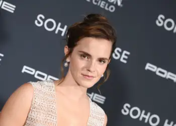Emma Watson kapet me shpejtësi të lartë në timon, përballet me pasojat
