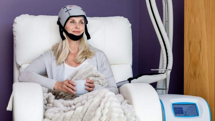 Shkencëtarët gjejnë zgjidhjen! Metoda e re për mbrojtjen e flokëve gjatë kimioterapisë