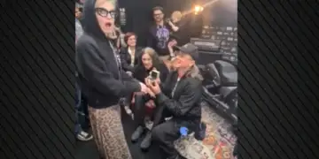 Sid Wilson i propozon martesë Kelly Osbourne në koncertin e fundit të babait të saj