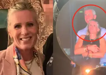 Puthja që ndryshoi gjithçka! Drejtuesja e burimeve njerëzore të Astronomer shihet për herë të parë në publik