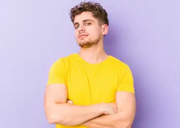 Studimi: Njerëzit që nuk ndihen rehat me gjatësinë e tyre janë xhelozë