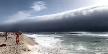 Reja e frikshme në një plazh në Portugali që u bë virale! Çfarë është fenomeni i reve rrotulluese?