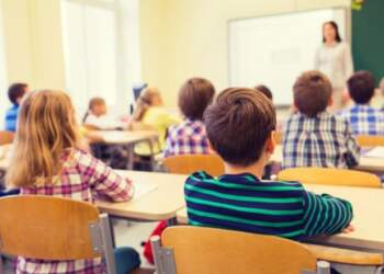 Mos prisni ditën e fundit! Hapen regjistrimet për klasat e para dhe të dhjeta