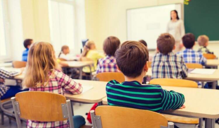 Mos prisni ditën e fundit! Hapen regjistrimet për klasat e para dhe të dhjeta