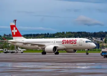 Tym në kabinë! Aeroplani zviceran bën ulje emergjente në aeroportin gjerman