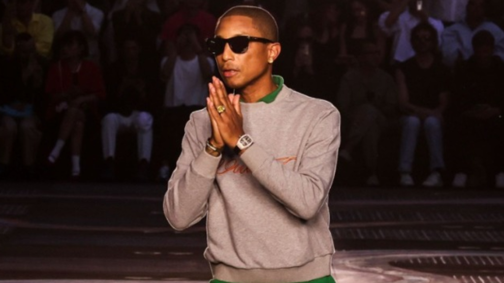 Franca i jep Pharrell Williams një nga nderimet më të mëdha shtetërore