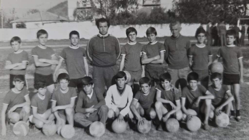 Elbasani humbet legjendën e futbollit, ndërron jetë Xhevahir Taushani