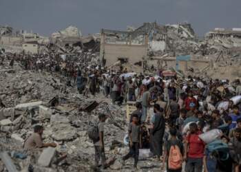 Tragjedi në shpërndarjen e ndihmave në Gaza, kamioni përmbyset, 20 të vdekur