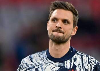 Zemërthyese/ Portieri i Bayern humb djalin gjashtëvjeçar pas një beteje të gjatë me sëmundjen