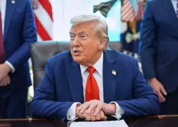 “Çfarë po fsheh Trump?”/ Dallohen shenja të reja në dorën e presidentit