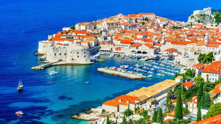 Renditja e qyteteve më të sigurta të Evropës: Destinacionet që ofrojnë bukuri historike dhe qetësi shpirtërore