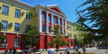 Sot nisin regjistrimet në Universitet për maturantët fitues, raundi i parë zgjat deri në këtë datë