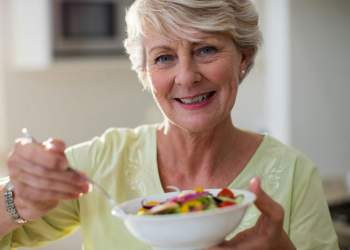 Çfarë duhet të hani më pak për të jetuar 30% më gjatë pa sëmundje