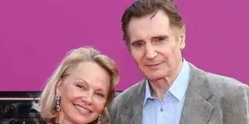 Romanca midis Liam Neeson dhe Pamela Anderson ka mbaruar?