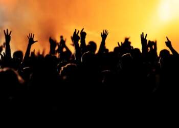 Dëgjimi i këngës suaj të preferuar në klub ju sjell të njëjtën ndjesi si kur bie në dashuri