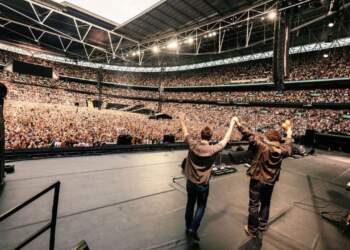 Tragjedi në koncertin e Oasis: Një fans humb jetën pas një rënie nga stadiumi në Wembley