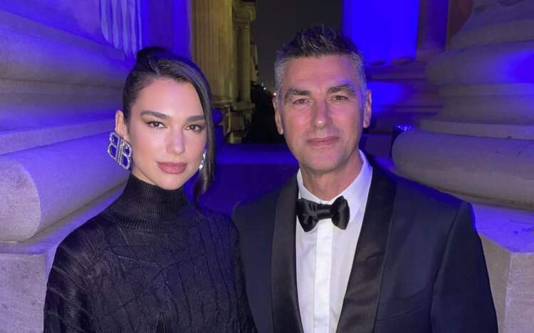 Dukagjin Lipa reagon pas fotos së shumëpërfolur të Dua Lipës: Ajo nuk pi cigare…