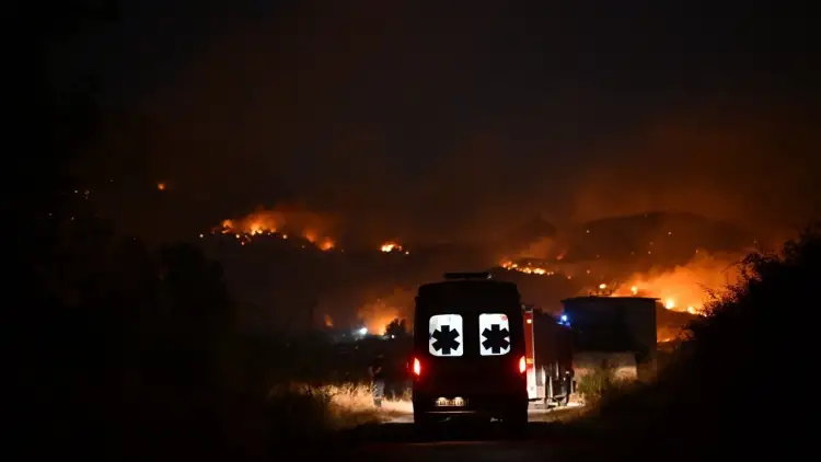Situatë kritike nga zjarret në Finiq, digjen dy banesa! Evakuohen banorët