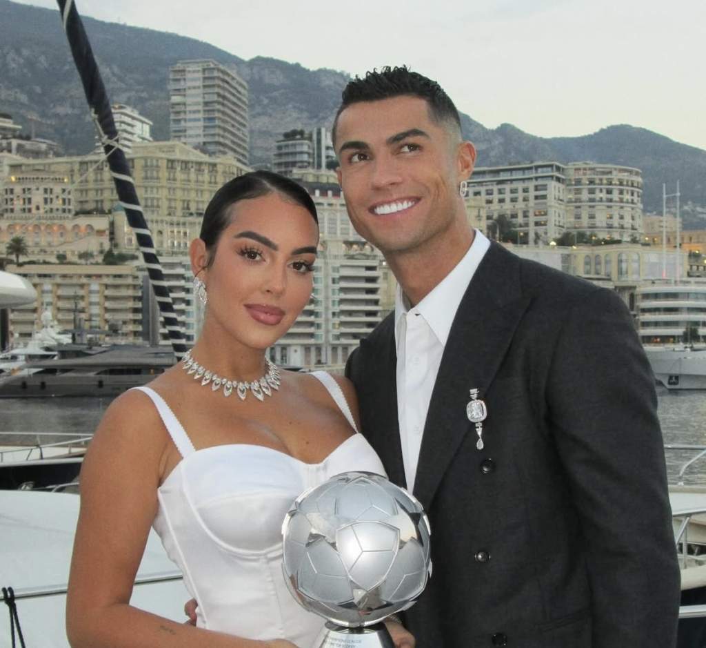 Tha PO! Cristiano Ronaldo propozon Georginën me unazën që po çmend rrjetin!