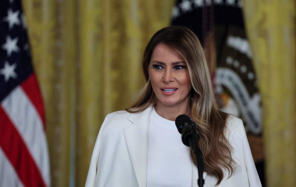 Donald Trump i dorëzon Putinit letrën e bashkëshortes Melania për fëmijët në Ukrainë e Rusi