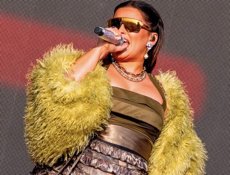 Transformimi i Nelly Furtado habit fansat, stili i saj bëhet kryefjalë