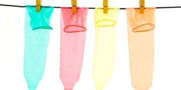 Kondom që ndryshon ngjyrë: paralajmërim i drejtpërdrejtë për infeksionet seksuale