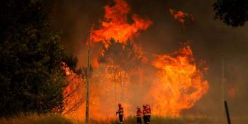 Zjarret katastrofike përfshijnë Portugalinë, regjistrohet një viktimë