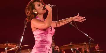 Raye ndërpret performancën në All Points East pas incidentit në turmë