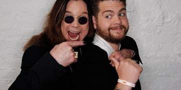 Djali i Ozzy Osbourne nderon babain me një homazh të ndjerë në Los Angeles