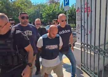 Vrasja e rëndë në Volos: Shqiptari përballet me drejtësinë pas krimit para syve të fëmijëve