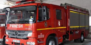 Përfshihet nga flakët lokali i këngëtarit të njohur