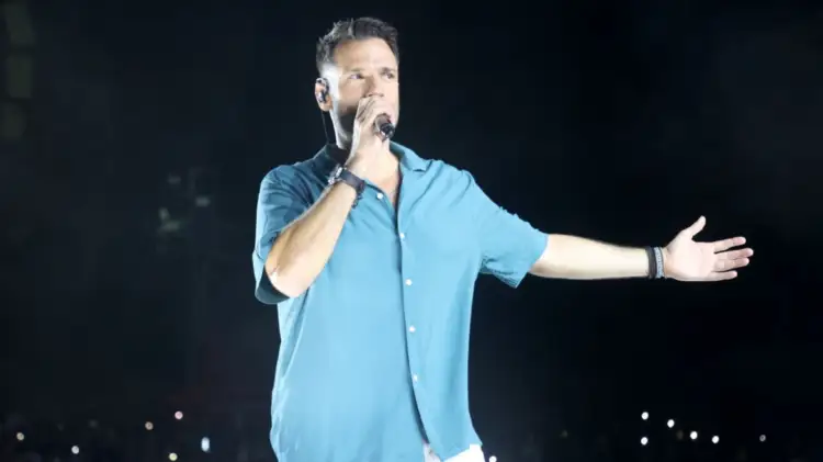 Konstantinos Argyros kërkon 1 minutë heshtje për mikun e tij që u vra: Ky koncert i kushtohet atij