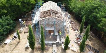 Bashkëjetesa fetare në Dibër: myslimanë dhe ortodoksë ruajnë kishat bizantine