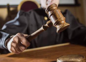 E fshehu identitetin transgjinor: Gjykata britanike shpall fajtore 21-vjeçaren për dhunë seksuale