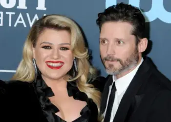 Ish-bashkëshorti i Kelly Clarkson ndërron jetë në moshën 48-vjeçare