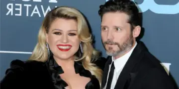Ish-bashkëshorti i Kelly Clarkson ndërron jetë në moshën 48-vjeçare
