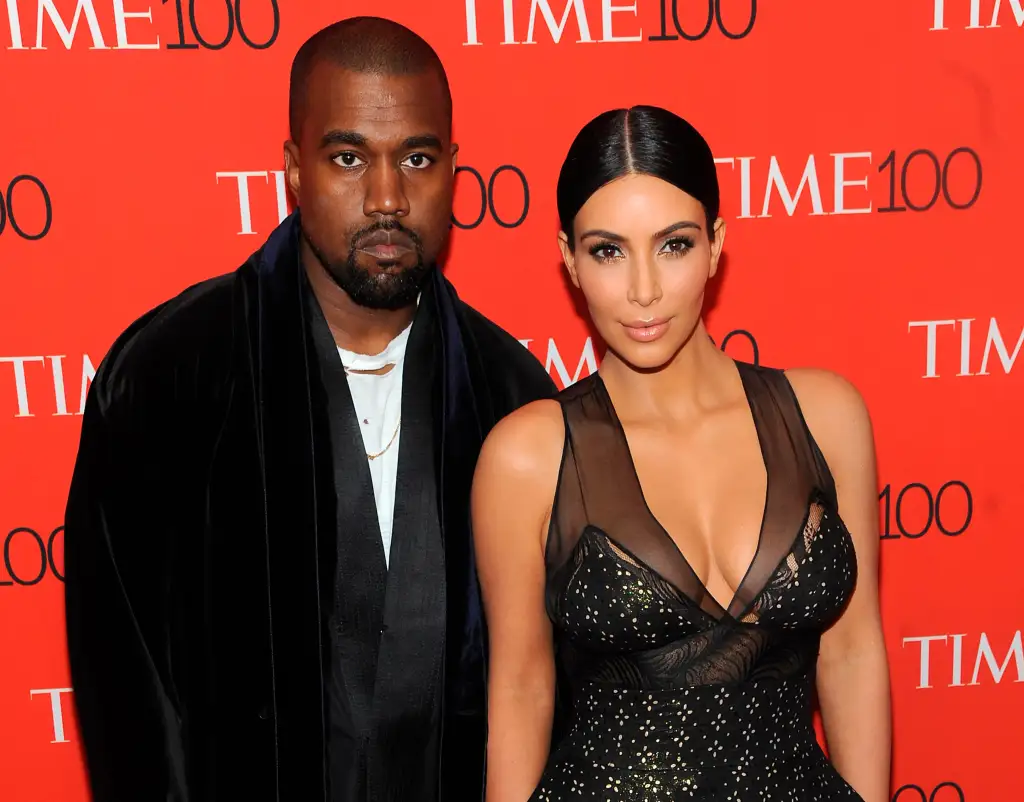Kim Kardashian shpërthen në lot: Kanye më akuzoi se inskenova grabitjen e Parisit