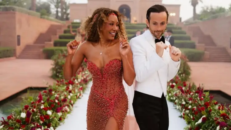 Jo fustan i bardhë, por i kuq! Mel B befason me dasmën e saj në Marok