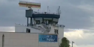 Përplaset me zogjtë, avioni i nisur drejt Bazelit kthehet në Shkup me urgjencë