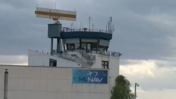 Përplaset me zogjtë, avioni i nisur drejt Bazelit kthehet në Shkup me urgjencë