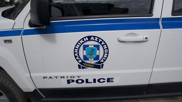 “E pashë babin duke therur mamin me thikë”, shqiptari vret gruan në Greqi, lë jetimë katër fëmijë të mitur